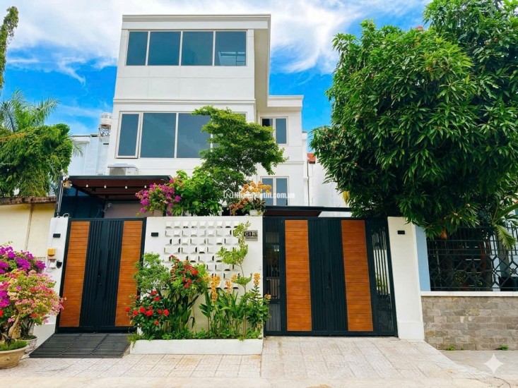 BIỆT THỰ SÂN VƯỜN KHU BỘ CÔNG AN Q7 - 3 TẦNG - 9X17M - 18,5 TỶ. LH:0904523367 (Phương Nhà Nhiều).