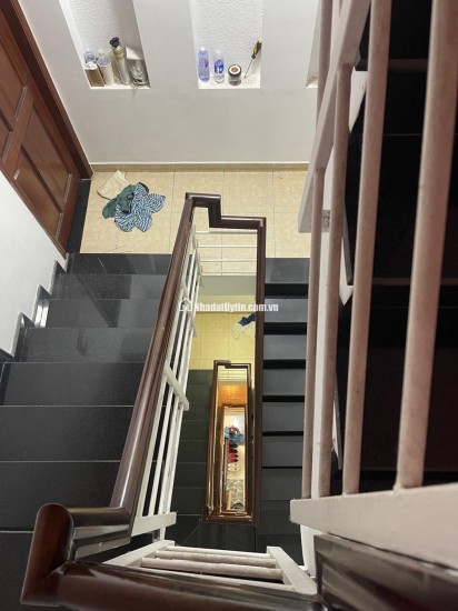 CHỦ CẦN BÁN GẤP NÊN GIẢM MẠNH ngôi nhà 5 TẦNG.