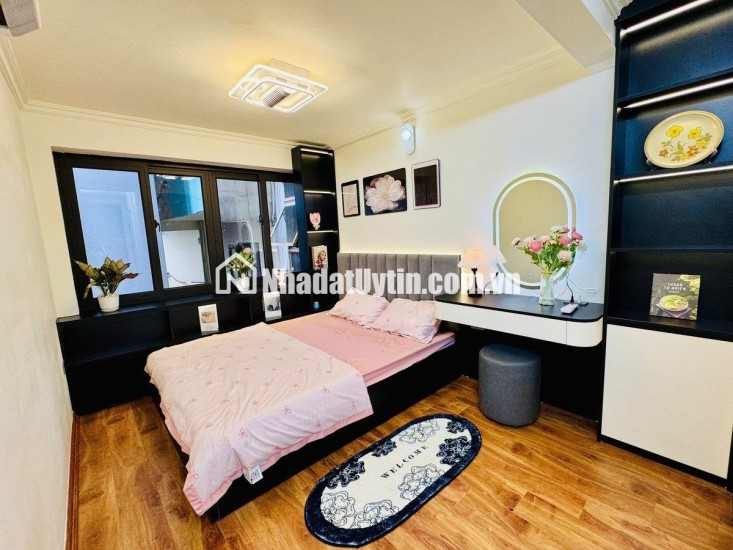 NHÀ 30M - TRUNG TÂM QUẬN HAI BÀ TRƯNG- SÁT PHỐ CỔ - CHỈ 150M RA MẶT PHỐ TRẦN KHÁT CHÂN - 5 TẦNG 3 NGỦ - FULL NỘI THẤT ĐẸP LONG LANH. GIÁ 7,9 tỷ