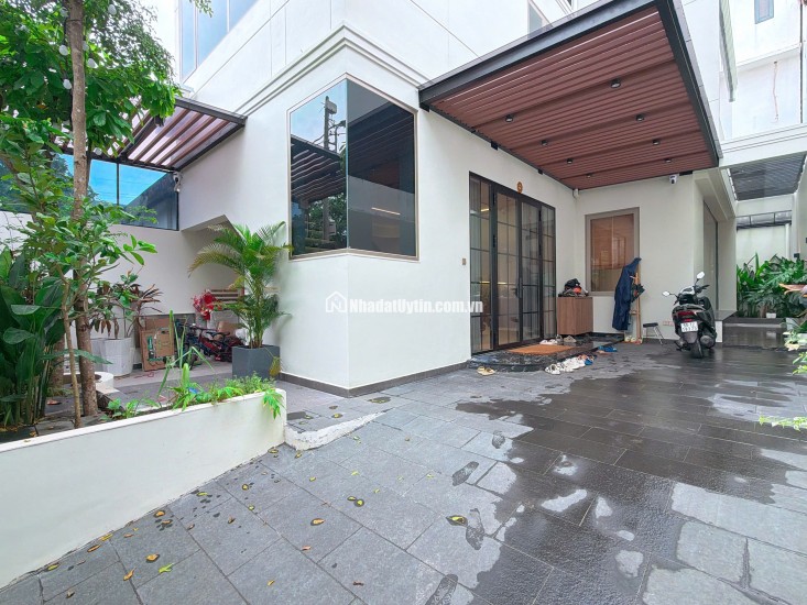 BIỆT THỰ SÂN VƯỜN KHU BỘ CÔNG AN Q7 - 3 TẦNG - 9X17M - 18,5 TỶ. LH:0904523367 (Phương Nhà Nhiều).