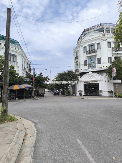 Chủ cần bán toà nhà 187.5m2 - Khu B KĐT Nguyên Khê - Đông Anh - Hà Nội. Giá 105tr/m2 = Giá Đất (Lãi Căn nhà)