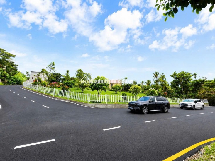cắt lỗ, bán gấp mảnh đất Hoà Lạc 100m2 full thổ cư