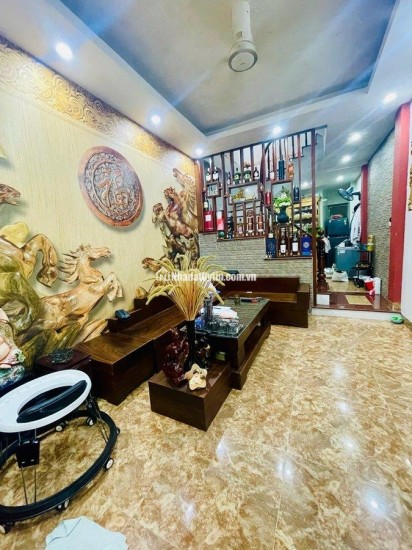 30m ra phố Tôn Đúc Thắng, nhà 30m x 4 tầng, giá chưa đến 9 tỷ