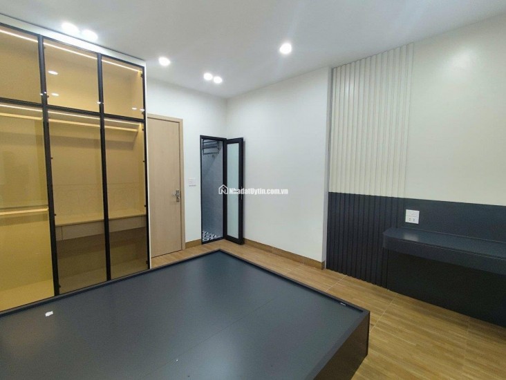 NHÀ ĐẸP GIÁ 6.3 TỶ ,  DÂN XÂY PHỐ MINH KHAI HỘ KHẨU HAI BÀ TRƯNG NGÕ THÔNG, THOÁNG TRƯỚC,SAU.CHỈ VÀI PHÚT DI CHUYỂN QUA TIME CITY,ĐẠI HỌC BÁCH