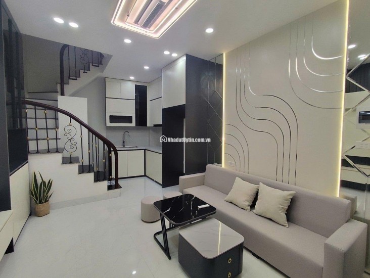 NHÀ ĐẸP GIÁ 6.3 TỶ ,  DÂN XÂY PHỐ MINH KHAI HỘ KHẨU HAI BÀ TRƯNG NGÕ THÔNG, THOÁNG TRƯỚC,SAU.CHỈ VÀI PHÚT DI CHUYỂN QUA TIME CITY,ĐẠI HỌC BÁCH