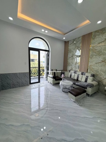 MẪU NHÀ TÂN CỔ ĐIỂN 4M x 27M – KHÔNG GIAN SỐNG RỘNG RÃI, TIỆN NGHI