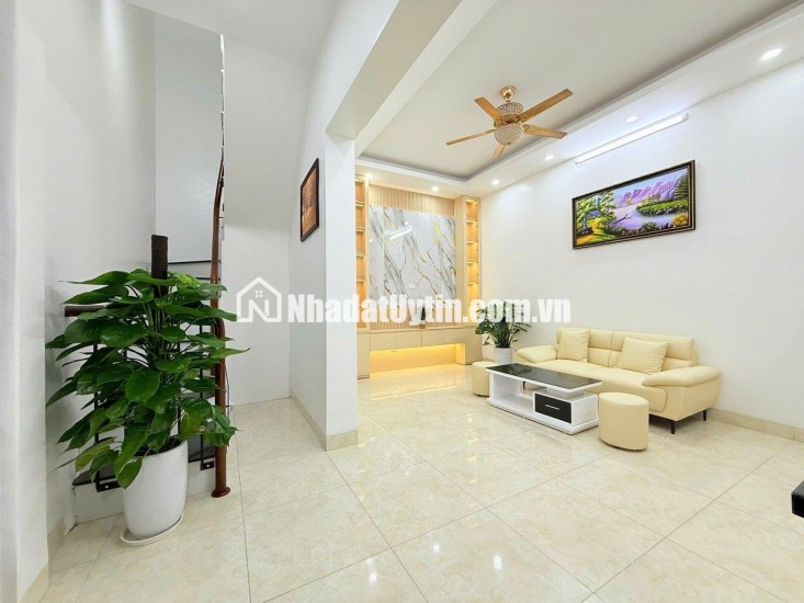 CHỈ 1 CĂN DUY NHẤT 33M – KHÔNG CÓ CĂN THỨ 2 TRONG TẦM GIÁ GẦN 7 TỶ NHÀ ĐẸP Ở LUÔN- THOÁNG MÁT TRUNG TÂM QUẬN HAI BÀ TRƯNG ,