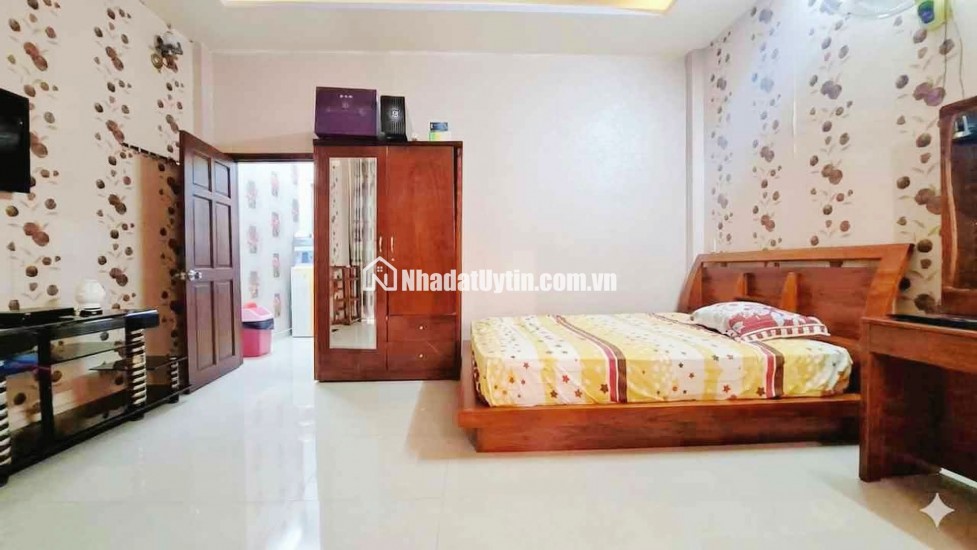 Nhà phố đẹp Lái Thiêu - Ngang 5m - 90m2 – Nhỉnh 4,5 Tỷ - Đường xe tải  - ÔTô ngủ trong nhà