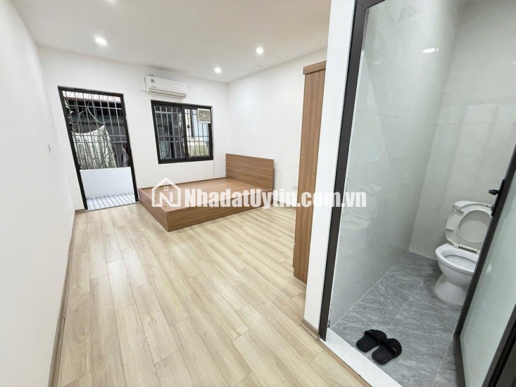  HIẾM !!! NHÀ MỚI ĐẸP Ở NGAY-THANG MÁY NHẬP KHẨU -NGÕ THÔNG THOÁNG BA GÁC TRÁNH-BA BƯỚC CHÂN RA MẶT PHỐ. GIÁ 9.9 TỶ 