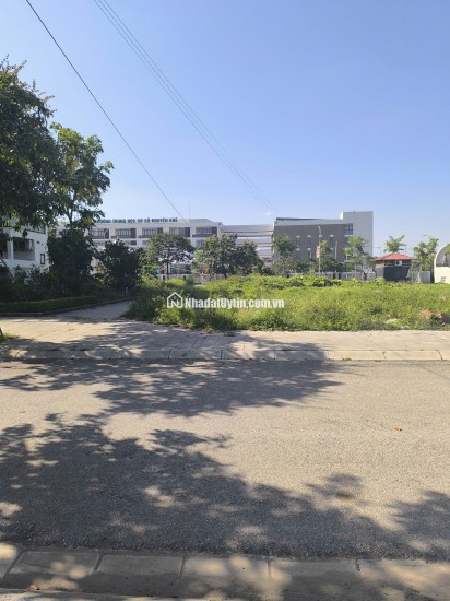 Bán Đất 250m2 Khu C - Khu đô thị Nguyên Khê - Đông Anh - Hà Nội. Giá 105tr/m2