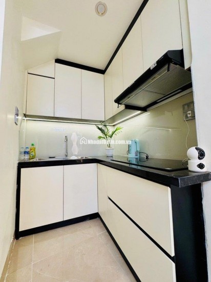 NHÀ 30M - TRUNG TÂM QUẬN HAI BÀ TRƯNG- SÁT PHỐ CỔ - CHỈ 150M RA MẶT PHỐ TRẦN KHÁT CHÂN - 5 TẦNG 3 NGỦ - FULL NỘI THẤT ĐẸP LONG LANH. GIÁ 7,9 tỷ