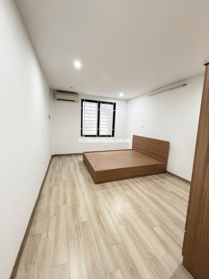  HIẾM !!! NHÀ MỚI ĐẸP Ở NGAY-THANG MÁY NHẬP KHẨU -NGÕ THÔNG THOÁNG BA GÁC TRÁNH-BA BƯỚC CHÂN RA MẶT PHỐ. GIÁ 9.9 TỶ 