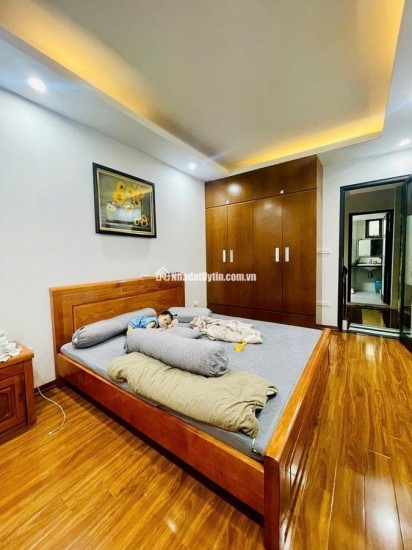 30m ra phố Tôn Đúc Thắng, nhà 30m x 4 tầng, giá chưa đến 9 tỷ