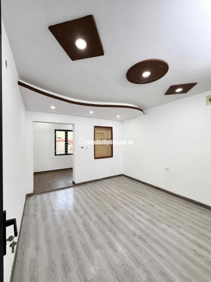 Bán nhà phố miếu hai xã, 3 mặt thoáng