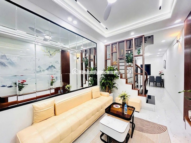 Tổ ấm lý tưởng  – Khu Phố Văn Minh, Dân Trí Cao – Con Cái Đi Học Tiện Lợi Đủ Đường