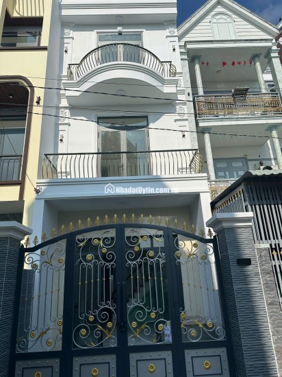 BÁN NHÀ CẦN GIUỘC, TÂY NINH - 82MV - SHR HOÀN CÔNG ĐẦY ĐỦ - CHỈ 3.5 TỶ. LH:0933696918