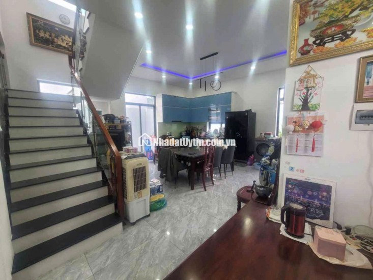 BIỆT THỰ SÂN VƯỜN 313M2 - CHỢ XUÂN THỚI THƯỢNG - FULL NỘI THẤT - 8TỶ960TR LH:0369571337.