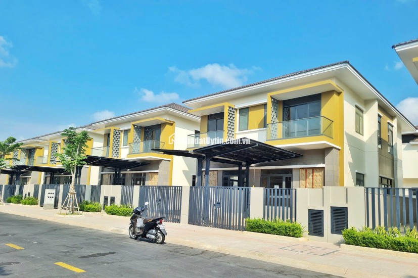 CHỈ 6.8 TỶ CÓ NGAY CĂN BIỆT THỰ 250M2 VIEW SUỐI TRONG KCN VSIP 2, LH:0937995558.