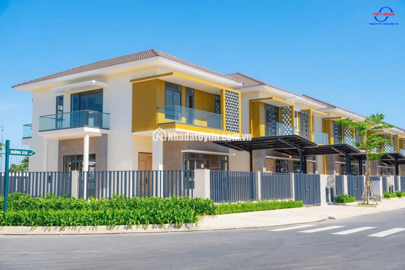 CHỈ 6.8 TỶ CÓ NGAY CĂN BIỆT THỰ 250M2 VIEW SUỐI TRONG KCN VSIP 2, LH:0937995558.