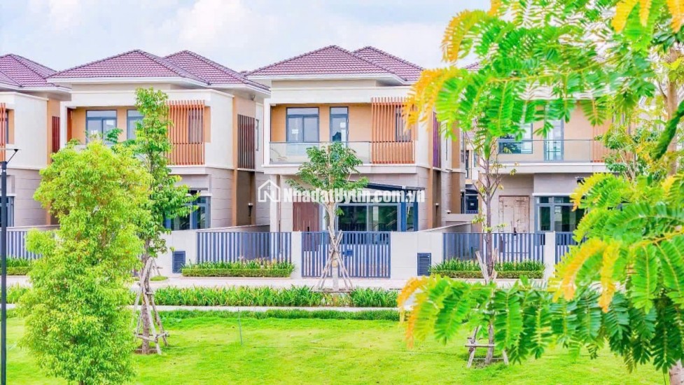 CHỈ 6.8 TỶ CÓ NGAY CĂN BIỆT THỰ 250M2 VIEW SUỐI TRONG KCN VSIP 2, LH:0937995558.