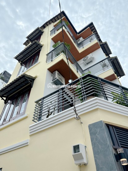 NHÀ GÓC 2 MẶT TIỀN – VỊ TRÍ SIÊU ĐẸP – 9.6 TỶ - HH 1% NHỜ ACE GIỚI THIỆU. LH:0938288389.