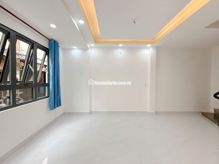 NHÀ GÓC 2 MẶT TIỀN – VỊ TRÍ SIÊU ĐẸP – 9.6 TỶ - HH 1% NHỜ ACE GIỚI THIỆU. LH:0938288389.