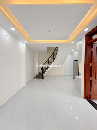 NHÀ GÓC 2 MẶT TIỀN – VỊ TRÍ SIÊU ĐẸP – 9.6 TỶ - HH 1% NHỜ ACE GIỚI THIỆU. LH:0938288389.
