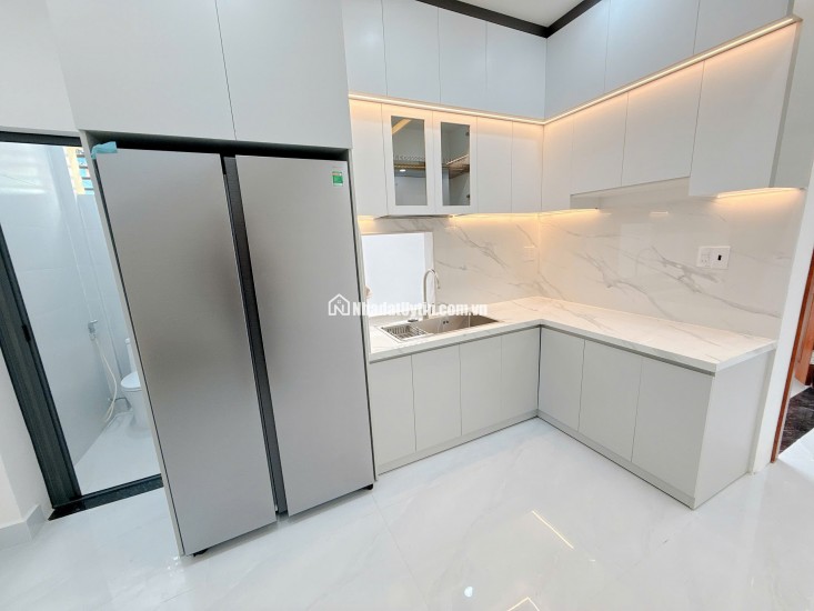 NHÀ GÓC 2 MẶT TIỀN – VỊ TRÍ SIÊU ĐẸP – 9.6 TỶ - HH 1% NHỜ ACE GIỚI THIỆU. LH:0938288389.