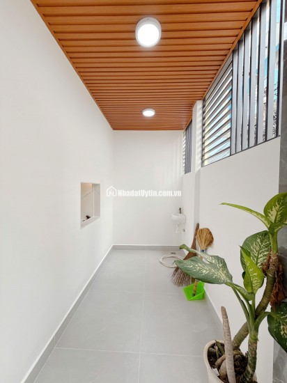 NHÀ GÓC 2 MẶT TIỀN – VỊ TRÍ SIÊU ĐẸP – 9.6 TỶ - HH 1% NHỜ ACE GIỚI THIỆU. LH:0938288389.