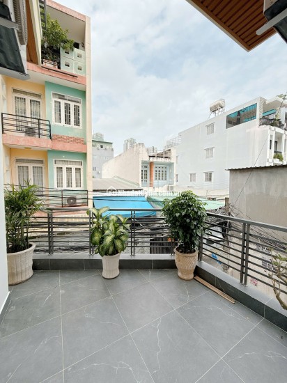 NHÀ GÓC 2 MẶT TIỀN – VỊ TRÍ SIÊU ĐẸP – 9.6 TỶ - HH 1% NHỜ ACE GIỚI THIỆU. LH:0938288389.