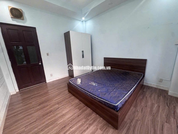 CHO THUÊ PHÒNG TRỌ MẶT TIỀN ĐƯỜNG ĐẶNG CHẤT P2 Q8. LH:0949757339