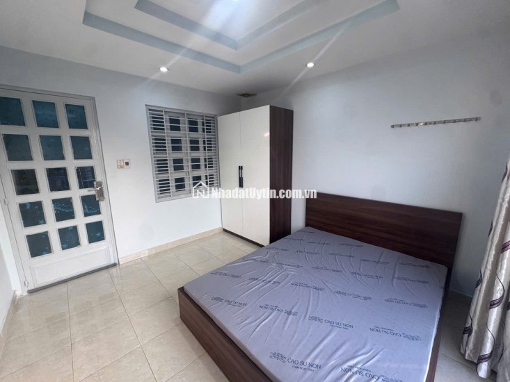 CHO THUÊ PHÒNG TRỌ MẶT TIỀN ĐƯỜNG ĐẶNG CHẤT P2 Q8. LH:0949757339