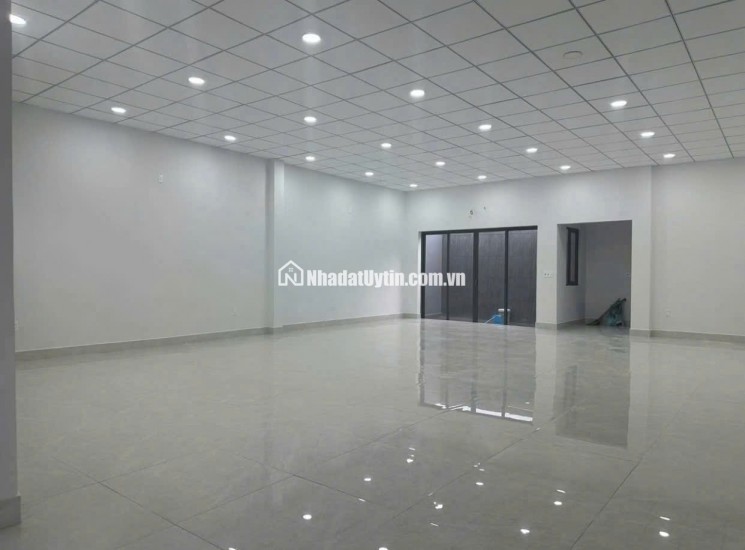 CHO THUÊ MẶT BẰNG MẶT TIỀN NGÔ QUYỀN – GẦN OCEAN VIEW (Thọ Quang). Lh:0981247227.