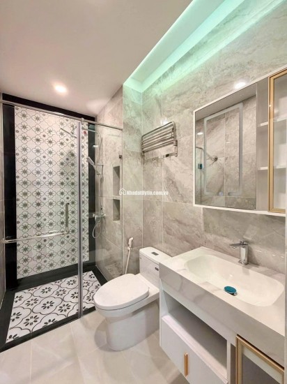 CẦN BÁN NHÀ XÂY MỚI CAO CẤP – HẺM XE HƠI BẠCH ĐẰNG, PHƯỜNG BÌNH THẠNH. LH:0909964978.