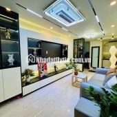 NHÀ 30M - TRUNG TÂM QUẬN HAI BÀ TRƯNG- SÁT PHỐ CỔ - CHỈ 150M RA MẶT PHỐ TRẦN KHÁT CHÂN - 5 TẦNG 3 NGỦ - FULL NỘI THẤT ĐẸP LONG LANH. GIÁ 7,9 tỷ