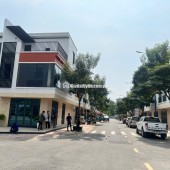 NHÀ PHỐ SỔ SẴN COMPOUND CAO CẤP TP.HCM - 15 phút tới AEON MALL: 3,2 TỶ. Vũ 0933910039