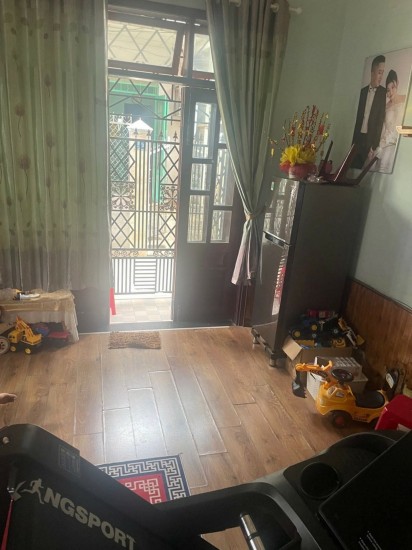 LÔ GÓC 2 MẶT KIỆT LÊ ĐỘ – DÒNG TIỀN 8TR/THÁNG  Nhà 3 tầng, 46m², lô góc 2 mặt kiệt 3m, cách ô tô chỉ 20m. háng.  Trung tâm Thanh Khê, gần