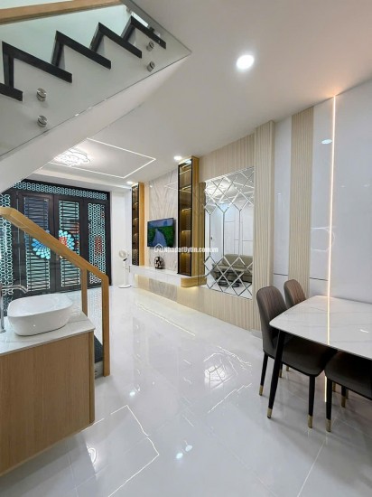 SIÊU PHẨM KẾ BÊN ĐẦM SEN, HXH CÁCH 1 CĂN RA MT – 40M2 - 6TỶ LH:0965547748.