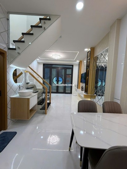 SIÊU PHẨM KẾ BÊN ĐẦM SEN, HXH CÁCH 1 CĂN RA MT – 40M2 - 6TỶ LH:0965547748.