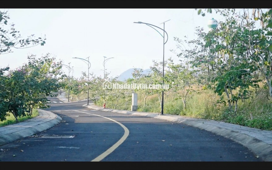 BÁN VILLAS CHUẨN NGHĨ DƯỠNG FULL NỘI THẤT CHỈ 3 TỈ GẦN HỒ NGỌC BẢO LỘC