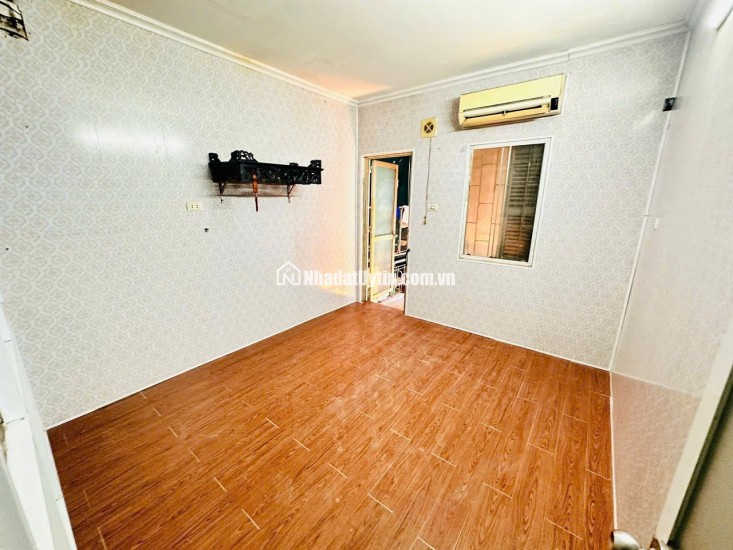 Bán nhà chính chủ 2,5 tầng ngõ 230/79 Định Công Thượng. LH:0968723972.