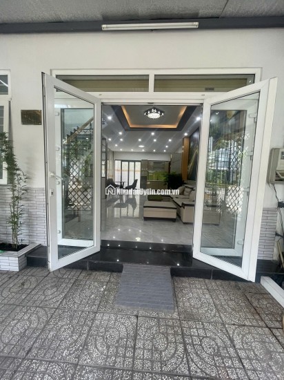 NHÀ SHR 1 TRỆT 2 LẦU LIỀN KỀ VINHOMES HÓC MÔN
