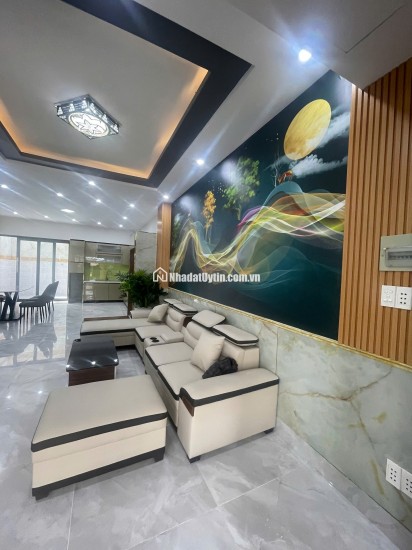 NHÀ SHR 1 TRỆT 2 LẦU LIỀN KỀ VINHOMES HÓC MÔN
