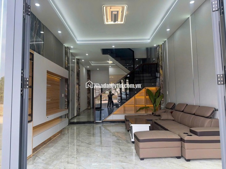 Bán nhà khu dân cư Vsip3 Tân Uyên Bình Dương 1 trệt 1 lầu 3PN 3WC - đường nhựa 12m