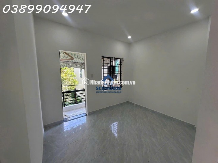 BÁN NHÀ LÔ GÓC 2 MẶT TIỀN HẺM CẮT KIẾNG ĐƯỜNG 2/4 NHA TRANG – DIỆN TÍCH 28M² KẾT CẤU 2 TẦNG ĐỦ NỘI THẤT GIÁ CHỈ 2.3 TỶ