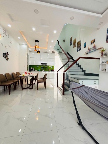 BÁN NHÀ KDC GIA HÒA BÌNH HƯNG, GẦN CÁC TRƯỜNG ĐẠI HỌC, 100M2, 3 TẦNG, GIÁ 5,99TỶ