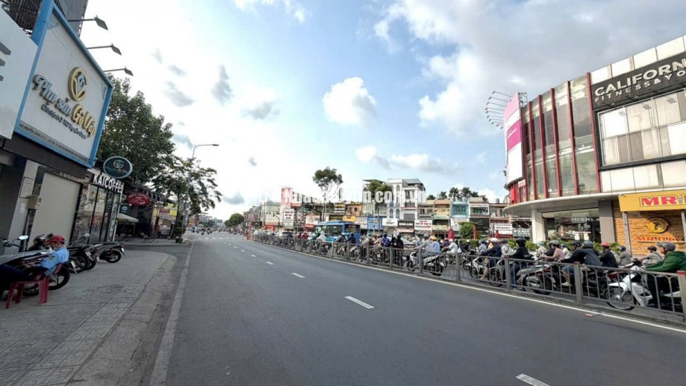 Mặt tiền Nguyễn Oanh – vị trí cực đẹp, gần CityLand, ngay ngã tư Phan Văn Trị, khu vực buôn bán sầm uất ngày đêm