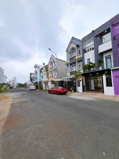 BÁN NHÀ KĐT 5 SAO CÁCH CHỢ BÌNH CHÁNH CHỈ 2KM (5,5 X 15) CHỈ 4.5 TỶ. LH:0908815596