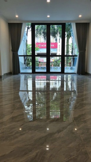 Chính chủ bán nhà mặt phố Nguyễn Cơ Thạch 45mv SĐCC LH:0969148973.