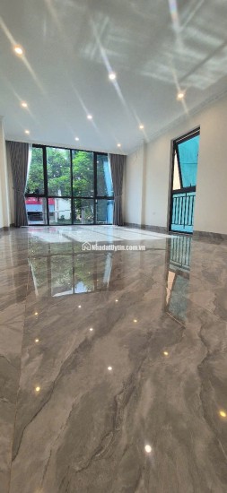 Chính chủ bán nhà mặt phố Nguyễn Cơ Thạch 45mv SĐCC LH:0969148973.